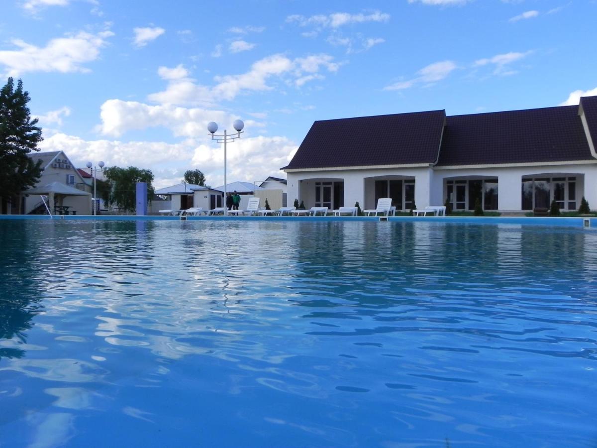 База Відпочинку "Сонячна" Primorskoye Esterno foto